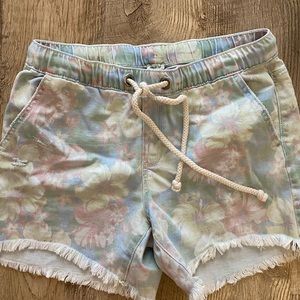 Boyfriend Syle shorts with a flower print
